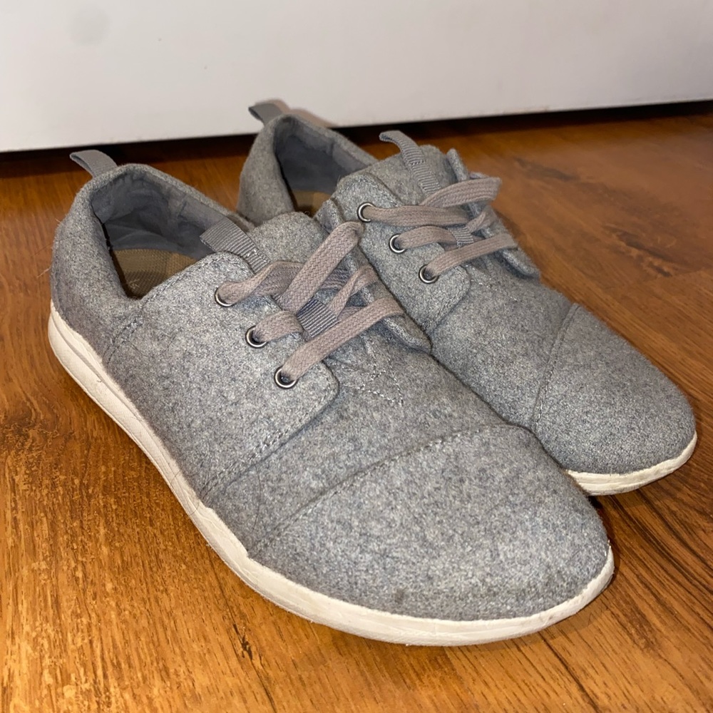 Toms sneakers
